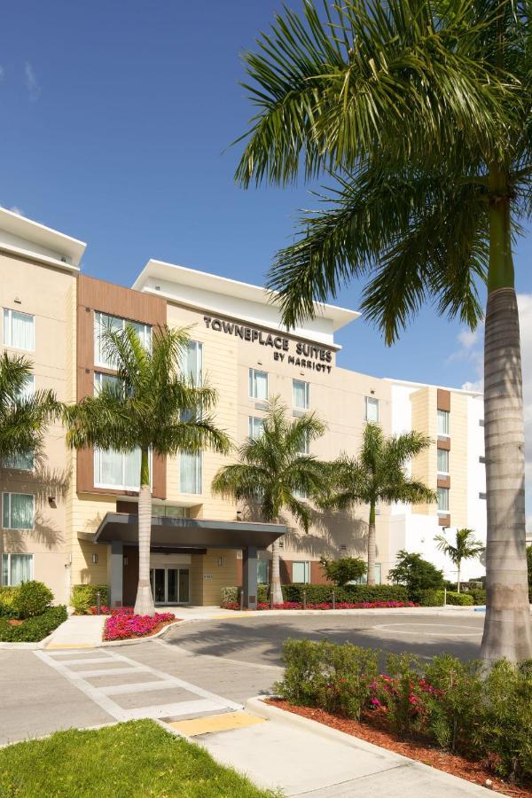 Towneplace Suites Miami Kendall West Kendale Lakes Exterior photo