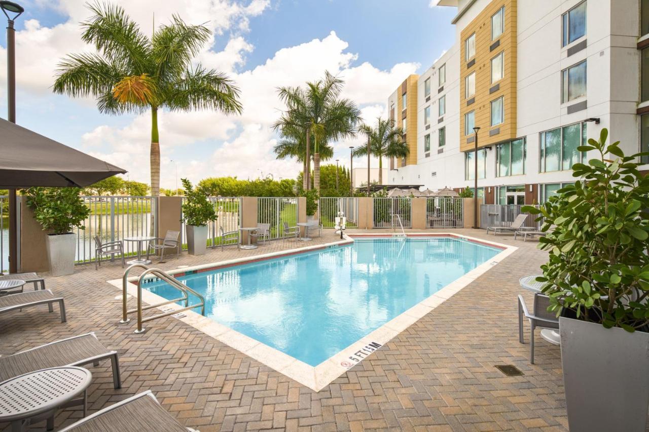 Towneplace Suites Miami Kendall West Kendale Lakes Exterior photo