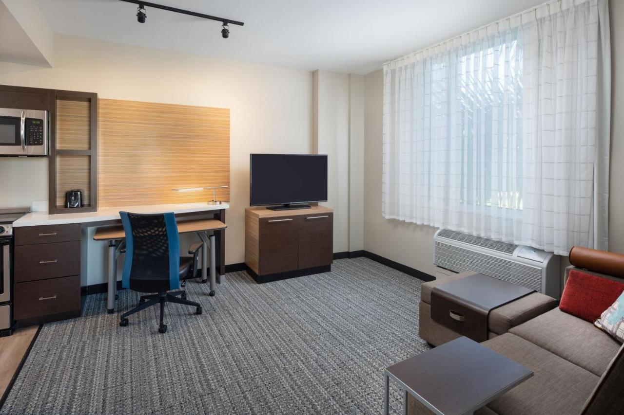 Towneplace Suites Miami Kendall West Kendale Lakes Exterior photo