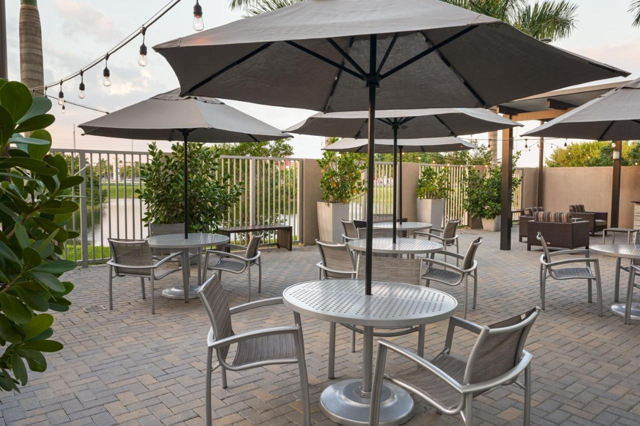 Towneplace Suites Miami Kendall West Kendale Lakes Exterior photo